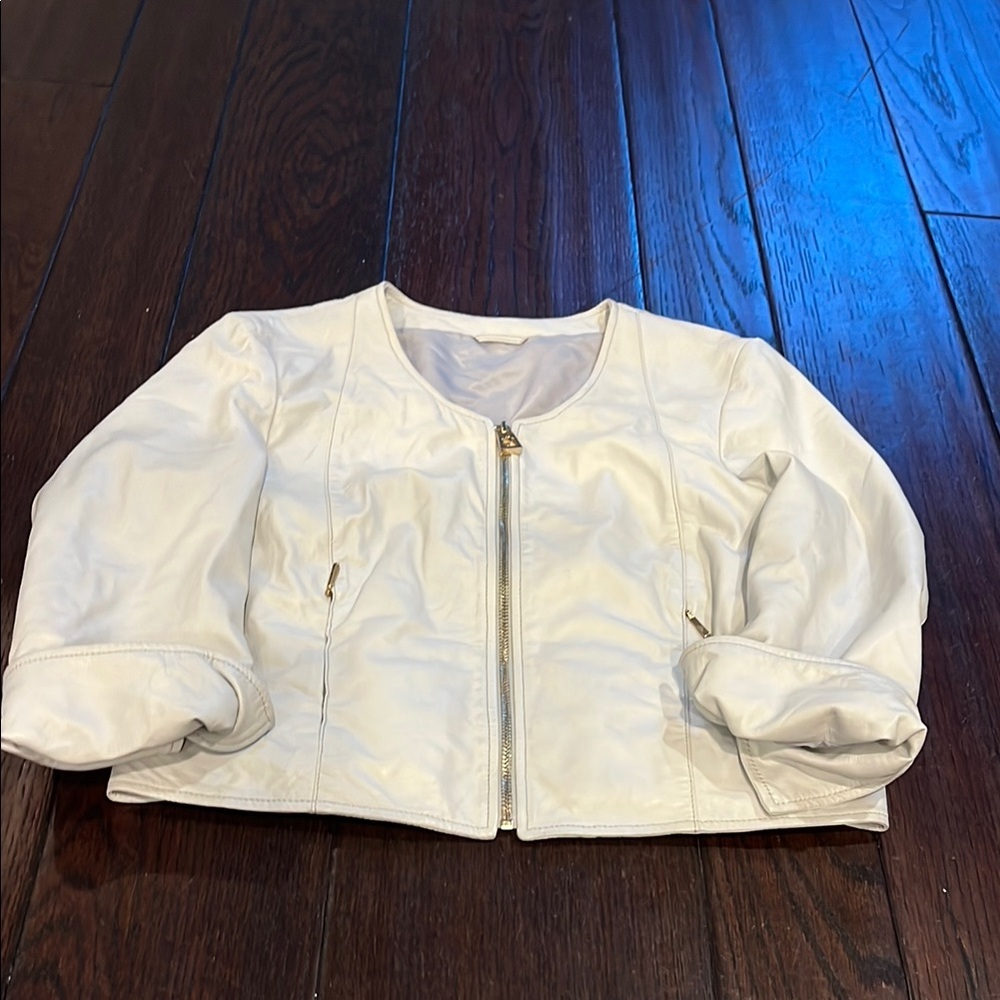 Chic off White Cropped leather Jacket